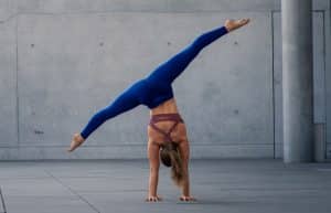 Handstand mit Mittelspagat