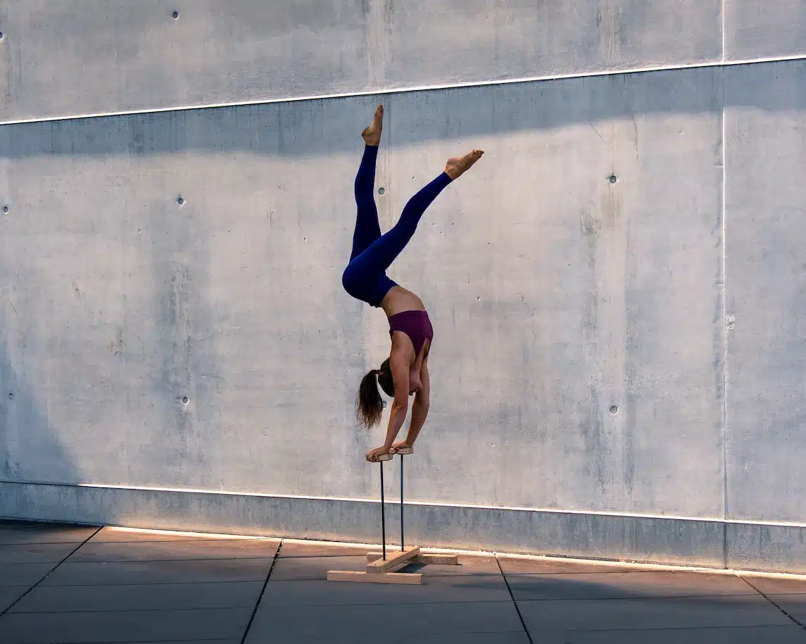 Handstand auf Handstandstützen